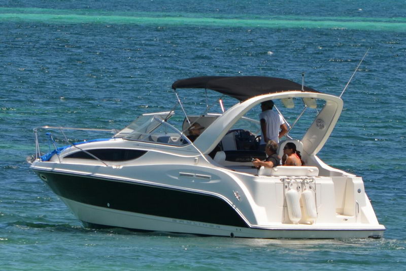 Cancun boats bayliner for rent 