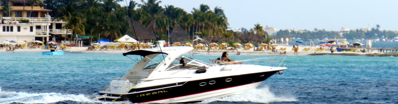 Cancun boats