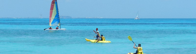 Cancun boats