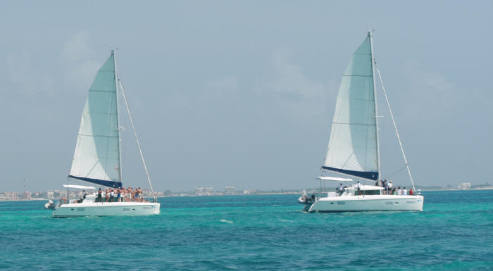 sailing catamarans lagoon