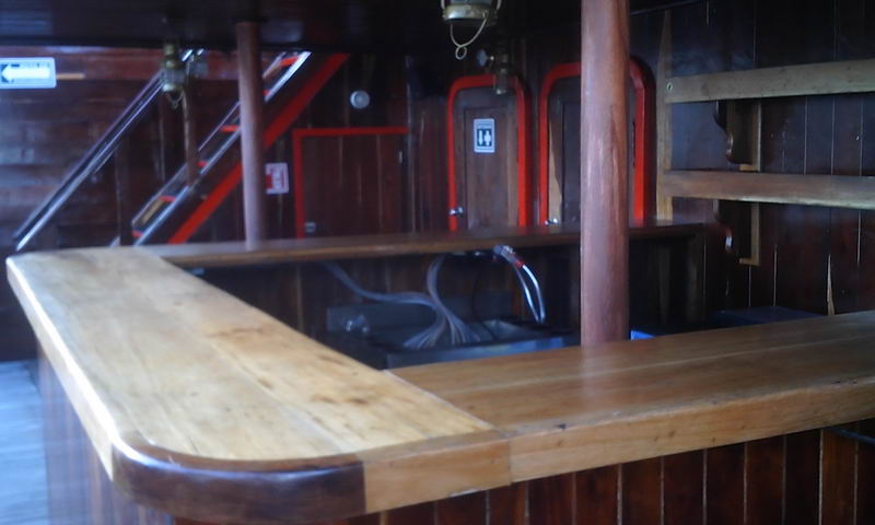 galeon bar area