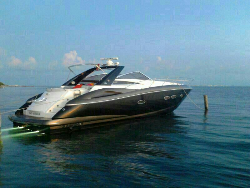 Sunseeker Yacht for rent at Cancun