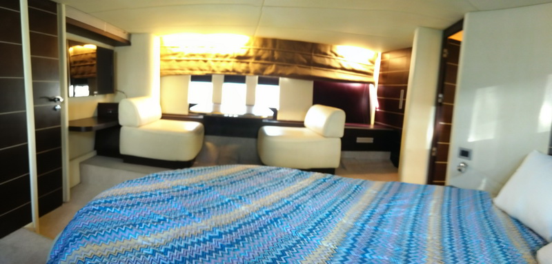 Azimut yacht 68 ft with waverunner Jetski