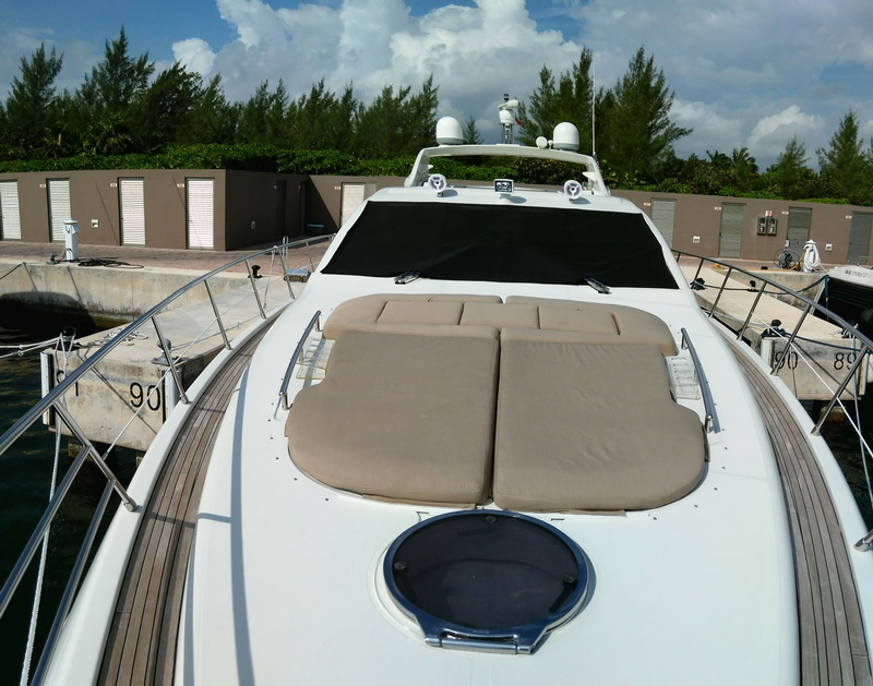 Azimut yacht 68 ft with waverunner Jetski