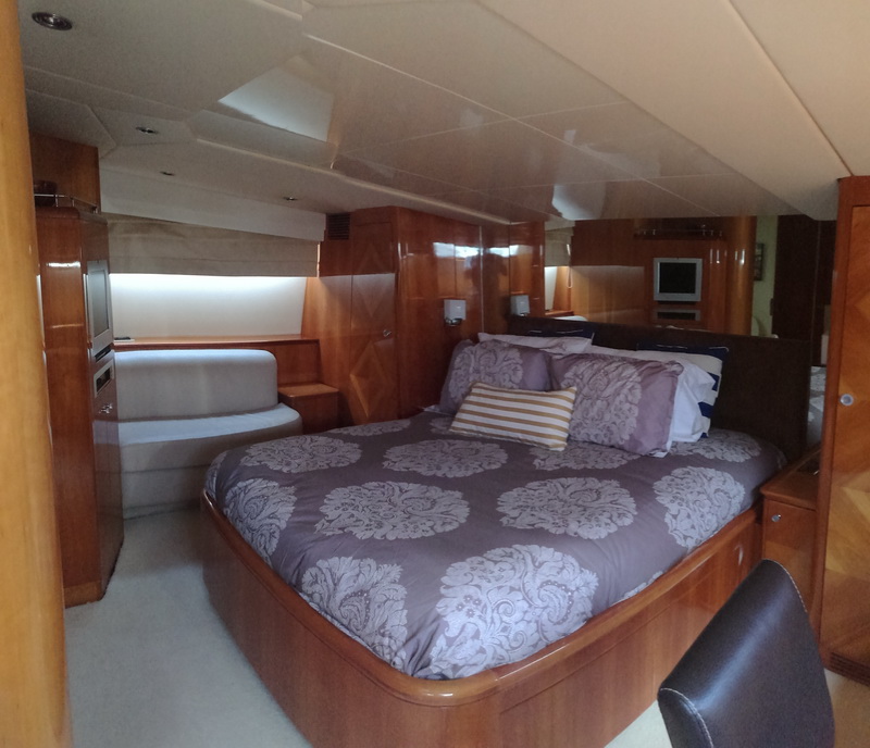  habitaciones de Azimut 100 ft mega yate de lujo