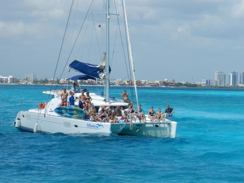 sailboat charter cancun