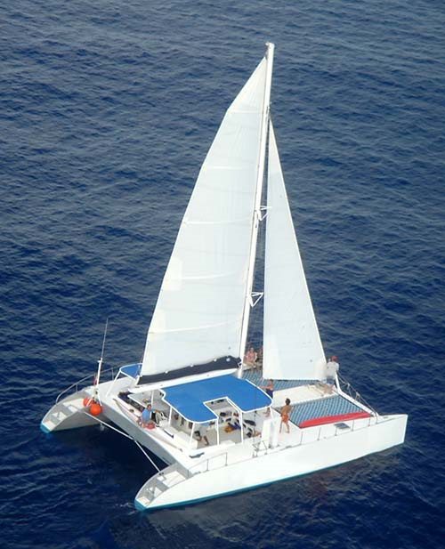 Catamaran for rent to sail at marina Puerto Aventuras groups…