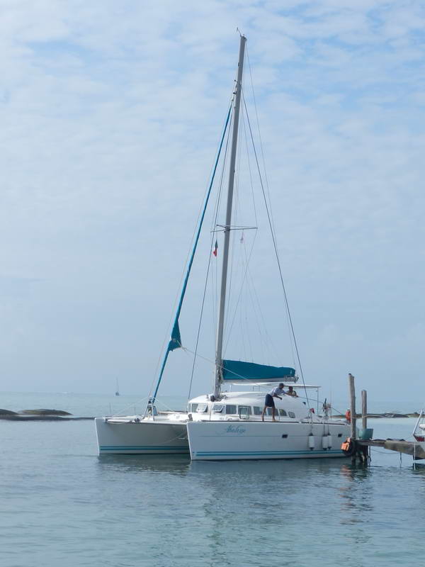 Renta de Catamaran en Playa del Carmen Maroma Riviera Maya