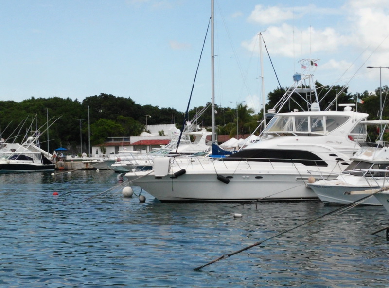 Searay 55 Yacht at Cozumel