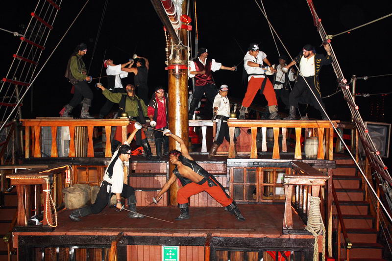 Cancun Jolly Roger Pirate Ship Night Show Including Dinner 2024