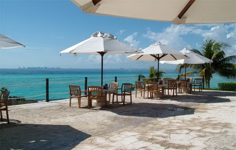 Marine Park Isla Mujeres Garrafon Beach Club