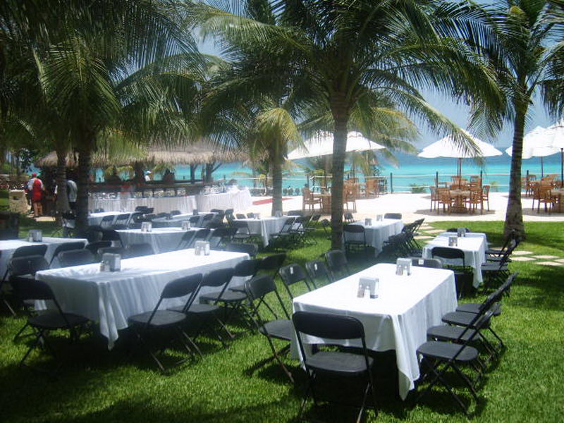 Marine Park Isla Mujeres Garrafon Beach Club