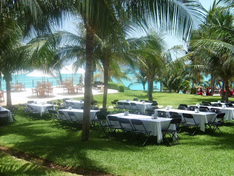 Marine Park Isla Mujeres Garrafon Beach Club