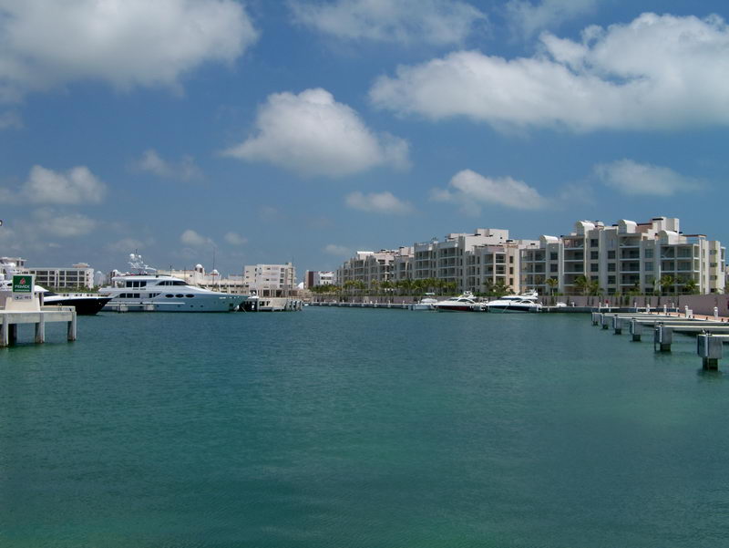 Playa Mujeres La Amada Marina Cancun