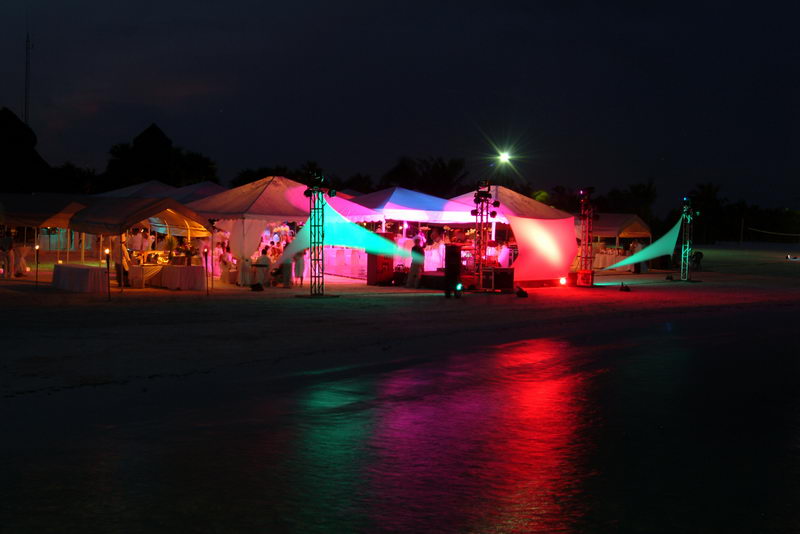 Catamaranes y Bodas en Playa Maroma Riviera Maya