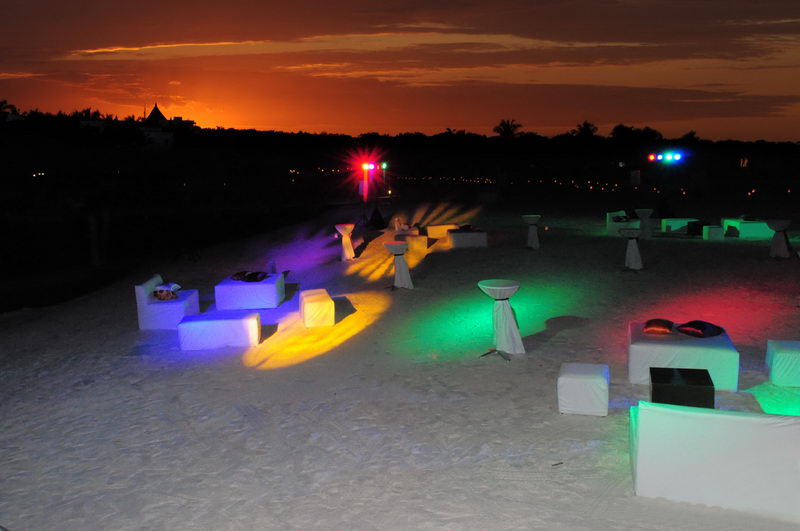 Catamaranes y Bodas en Playa Maroma Riviera Maya