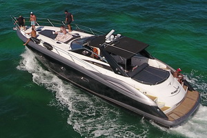 Cancun Sunseeker Sport boat