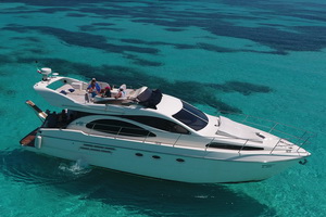 Azimut rent a yacht Cancun