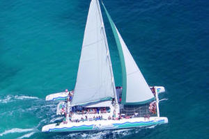 Large groups private tour to Tulum in Catamaran