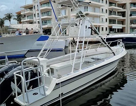 Piratas TOO 33 ft cruising the turquoise Caribbean off the Riviera Maya coastline