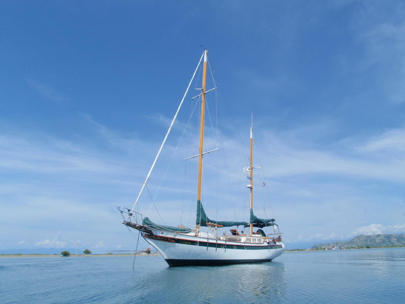 55 ft sailboat