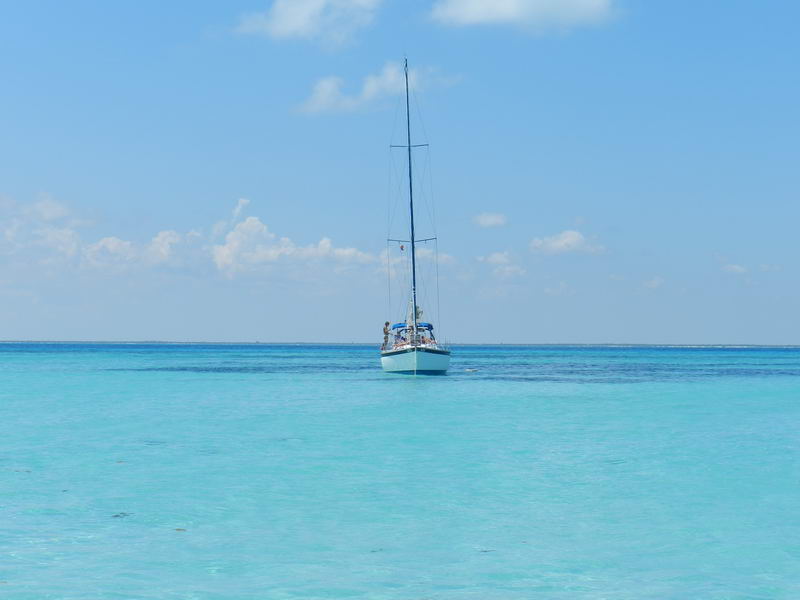 Velero en Isla Mujeres