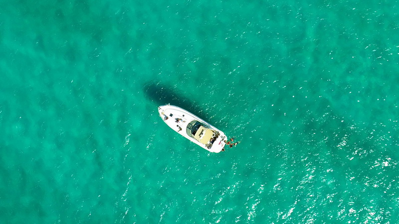 Charter a yacht Sea Ray to Cozumel Island