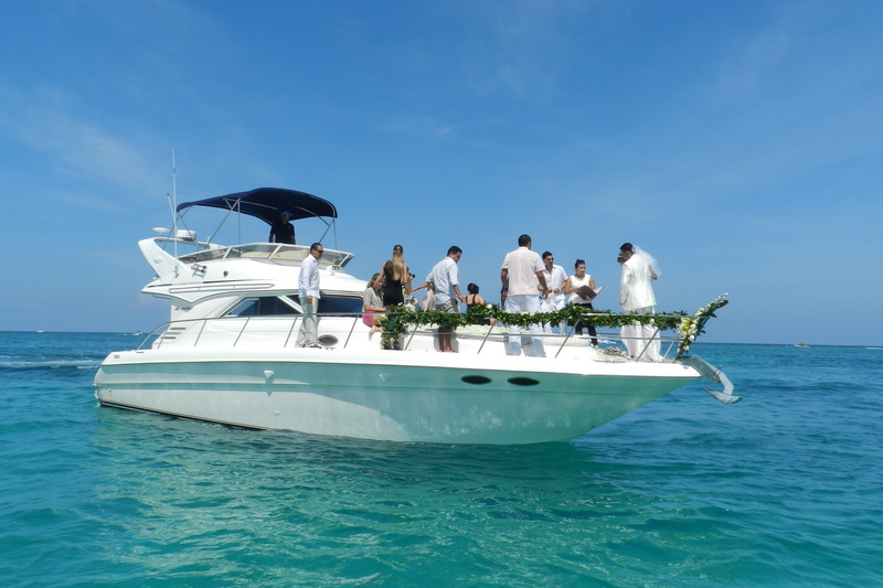 Yacht's wedding at Riviera Maya 